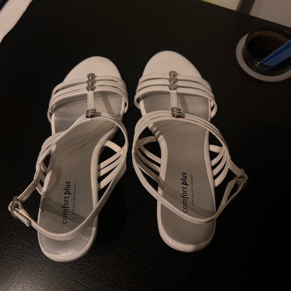 Comfort Plus by Predictions White Wedge Sandals (size 9.5) - Picture 2 of 5